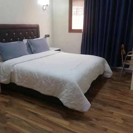 Hotel School Ersat 아즈루 외부 사진